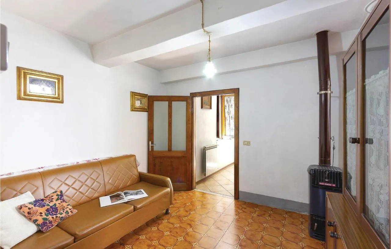1 Bedroom Amazing Apartment In Bagni Di Lucca Lu Cocciglia 0*,  Italië